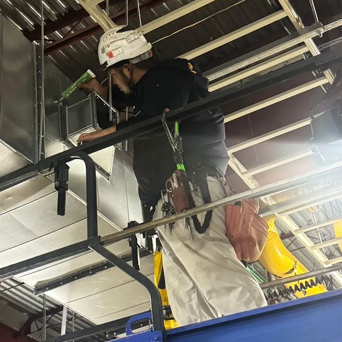 現場スタッフを正社員として採用中